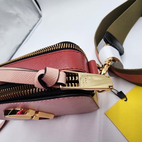 SOLD!!  Marc Jacobs The Snapshot Crossbody Bag, Saffiano Leather, Dust Bag, NWT - Picture 11 of 16